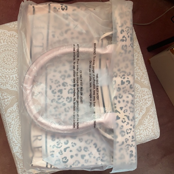 NWT Victoria’s Secret Tote bag - Picture 3 of 3